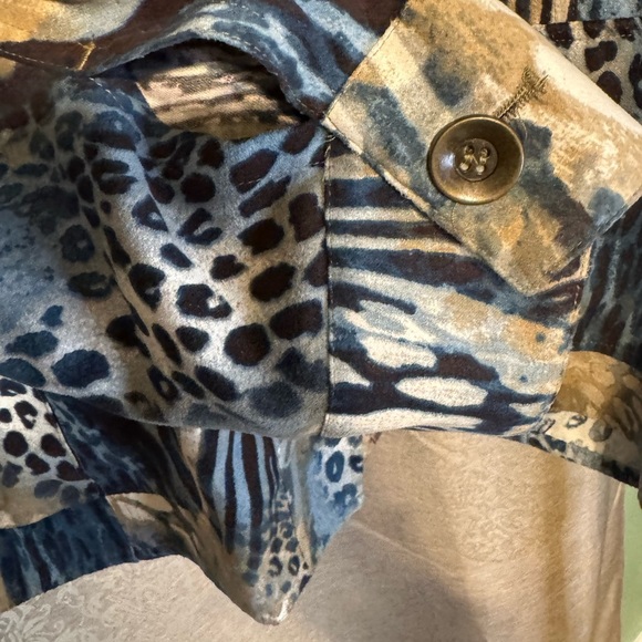 Chico's Size 2 Animal Print Lightweight Jacket with Belt - Picture 6 of 8
